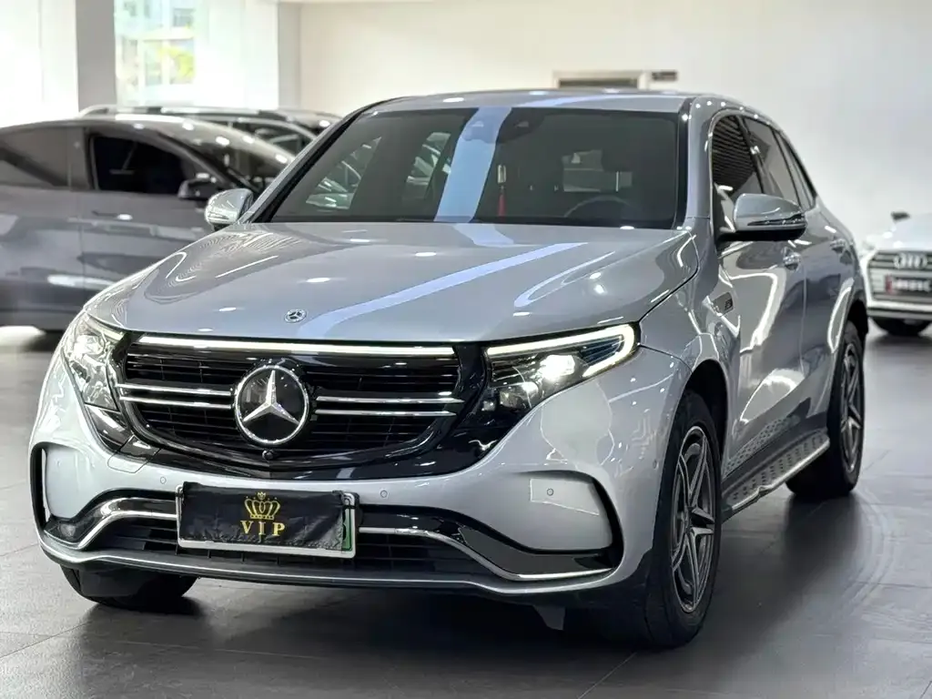 Mercedes-Benz EQC — фото 1