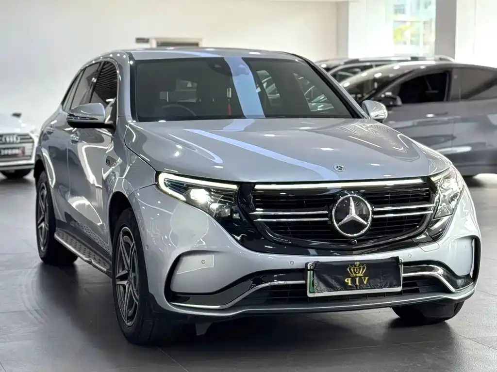 Mercedes-Benz EQC — фото 6