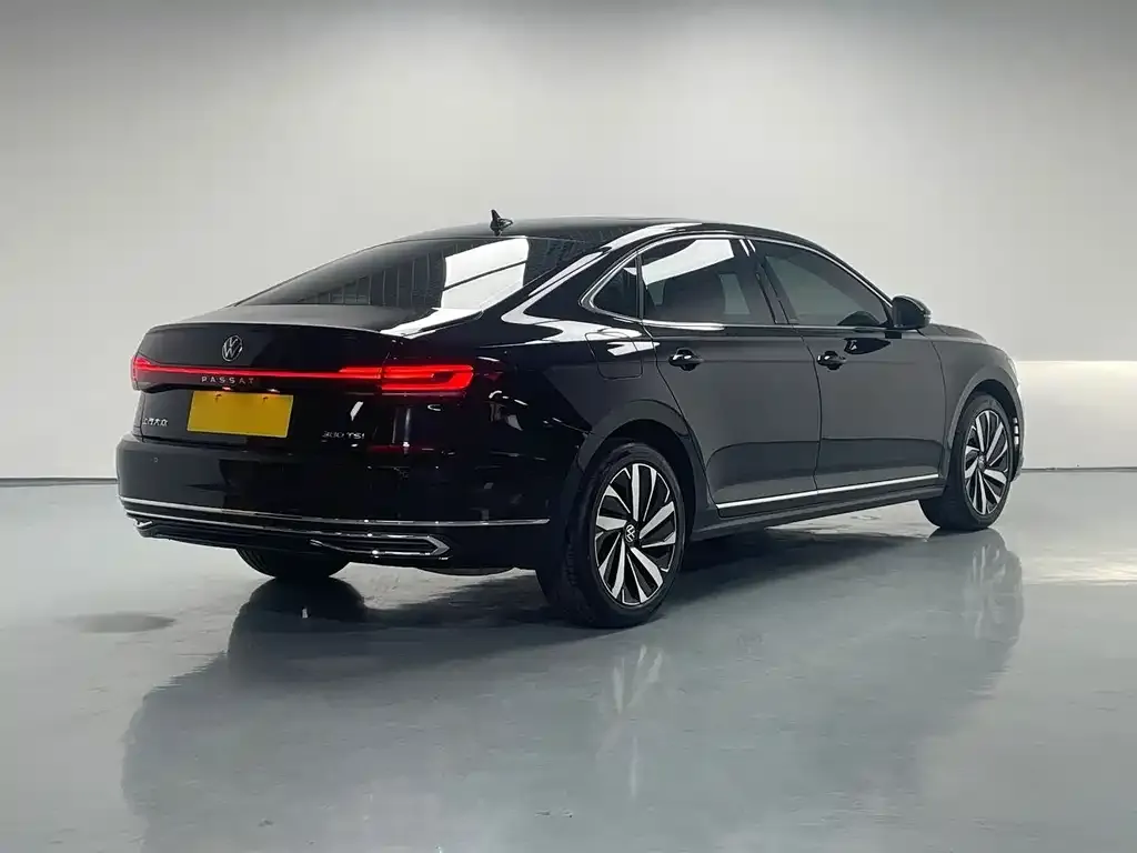 Volkswagen Passat — фото 9
