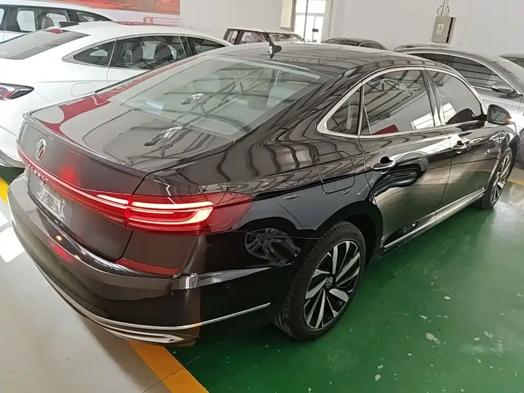 Volkswagen Passat — фото 4