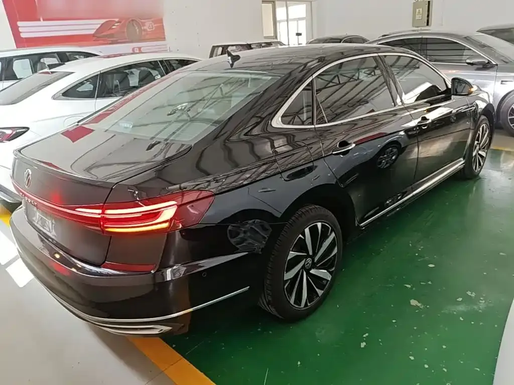 Volkswagen Passat — фото 7