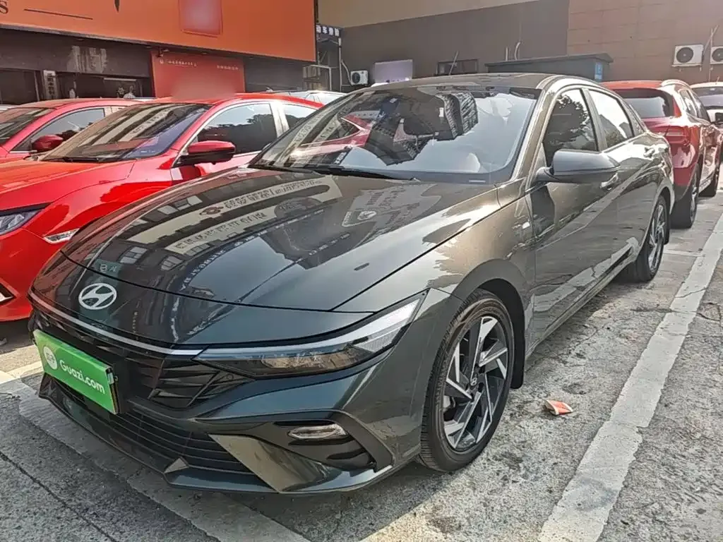 Hyundai Elantra — фото 2