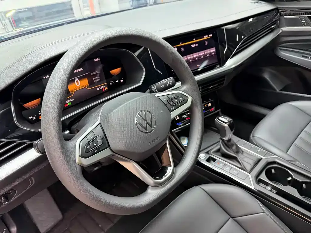 Volkswagen Passat — фото 7