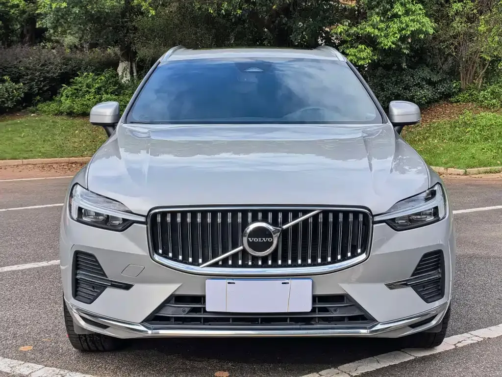 Volvo XC60 — фото 8