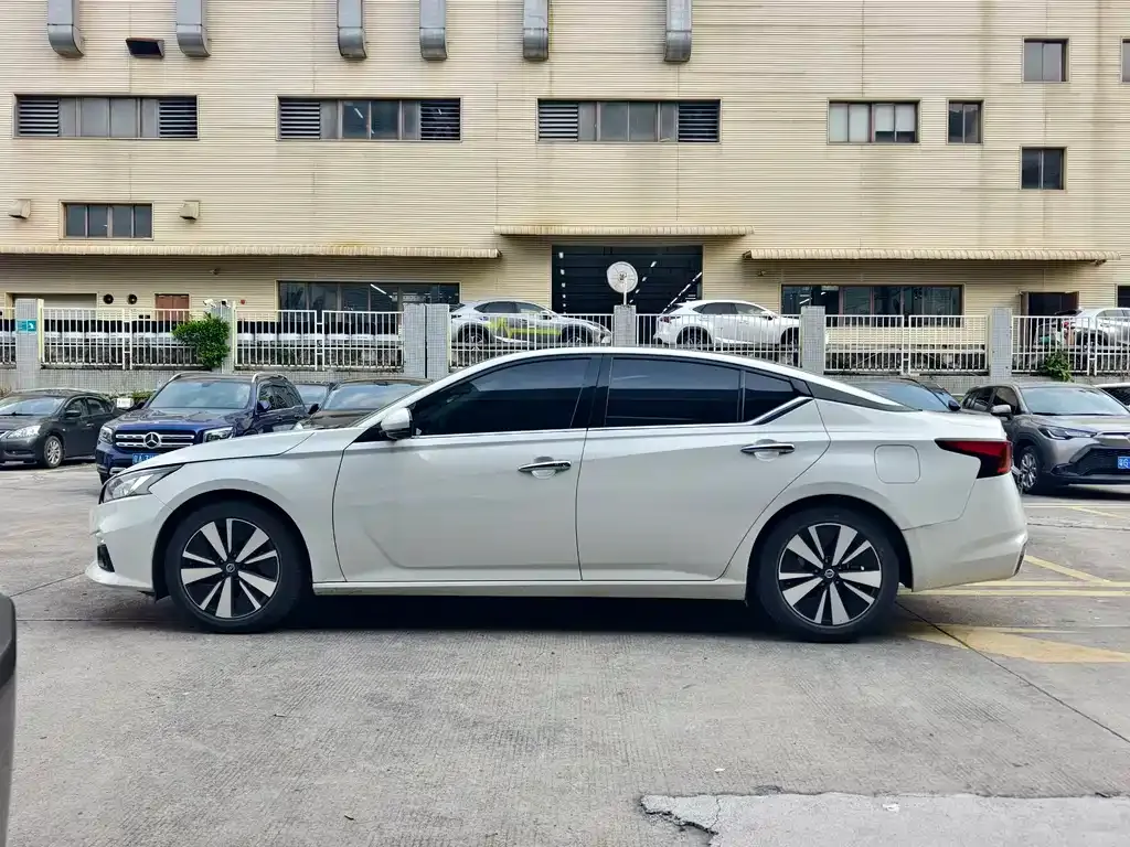 Nissan Teana — фото 3