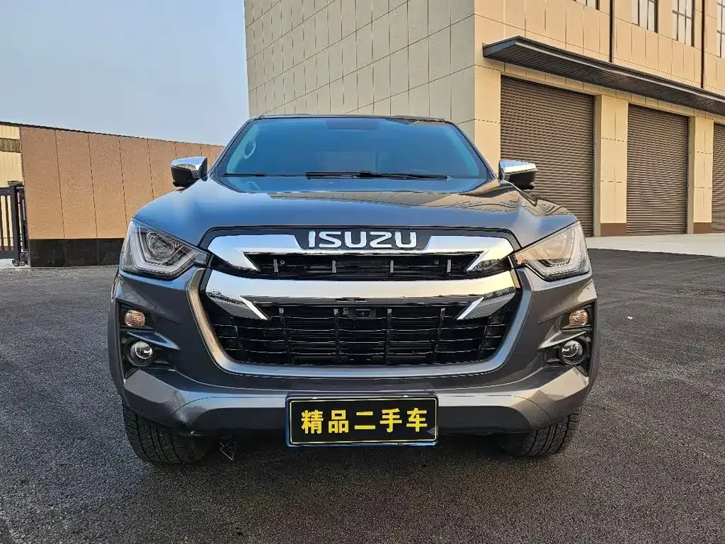 Isuzu D-MAX — фото 9