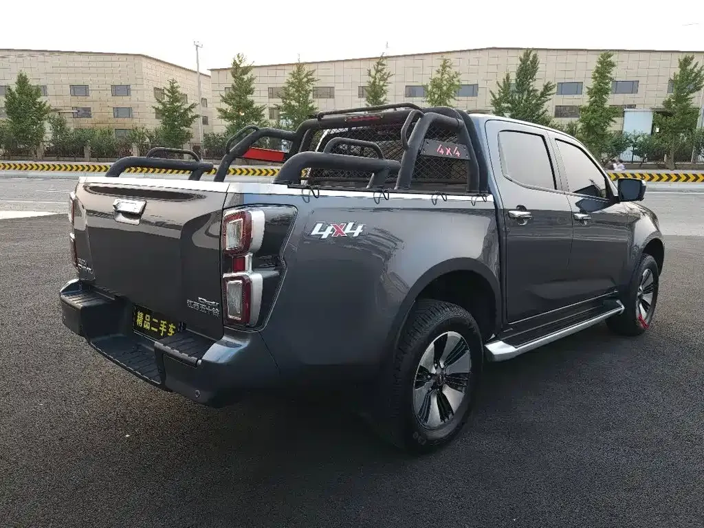 Isuzu D-MAX — фото 7