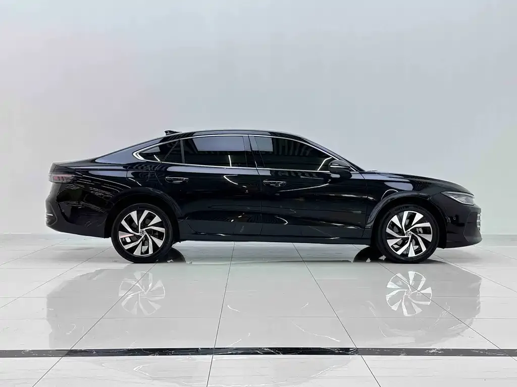 Volkswagen Passat — фото 8