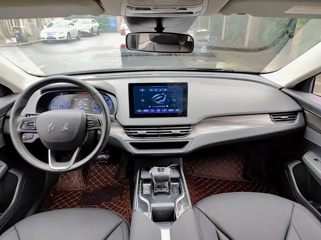 Hongqi E-QM5 — фото 2