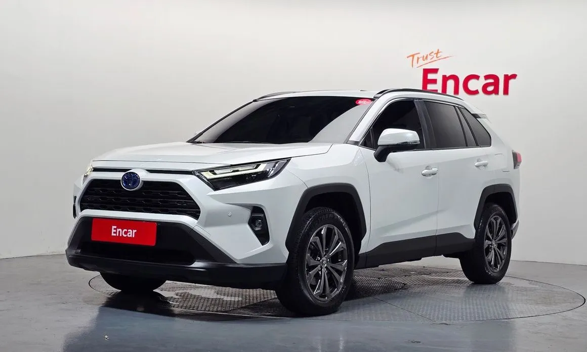 Toyota RAV4 — фото 1