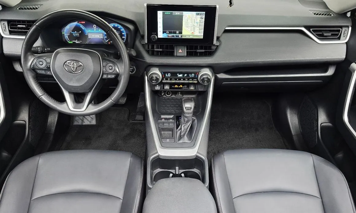 Toyota RAV4 — фото 7