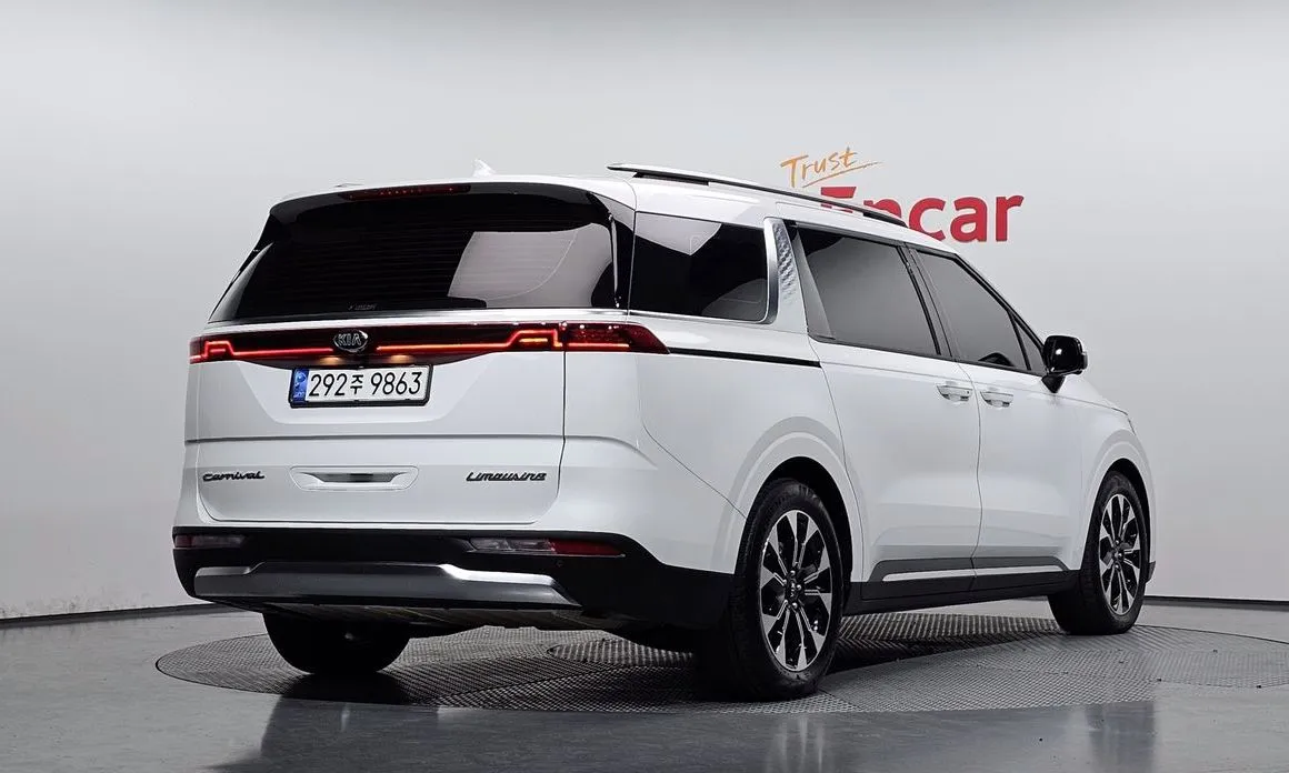 Kia Carnival — фото 4