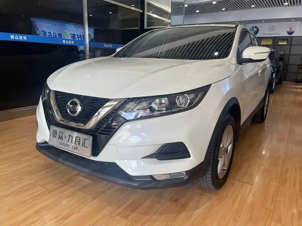 Nissan Qashqai — фото 1