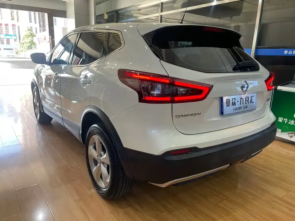 Nissan Qashqai — фото 10