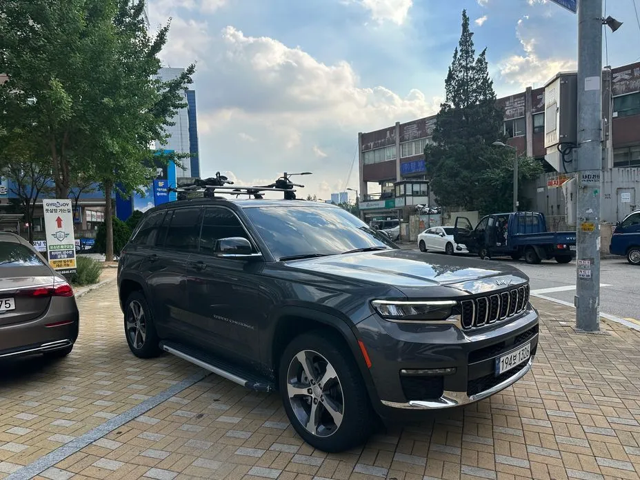 Jeep Cherokee — фото 7