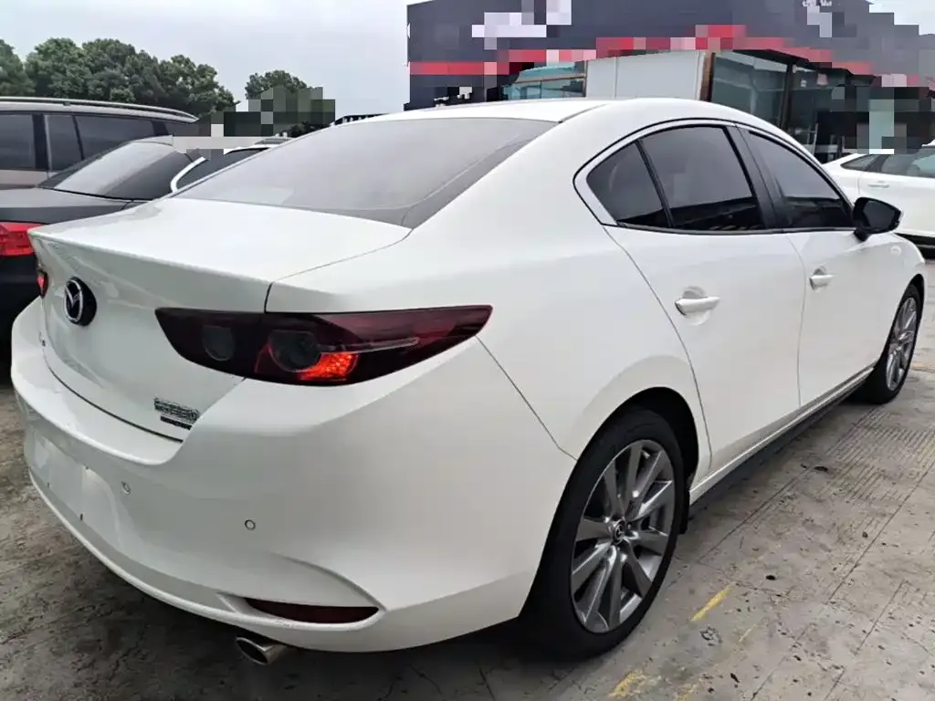 Mazda 3 Axela — фото 3