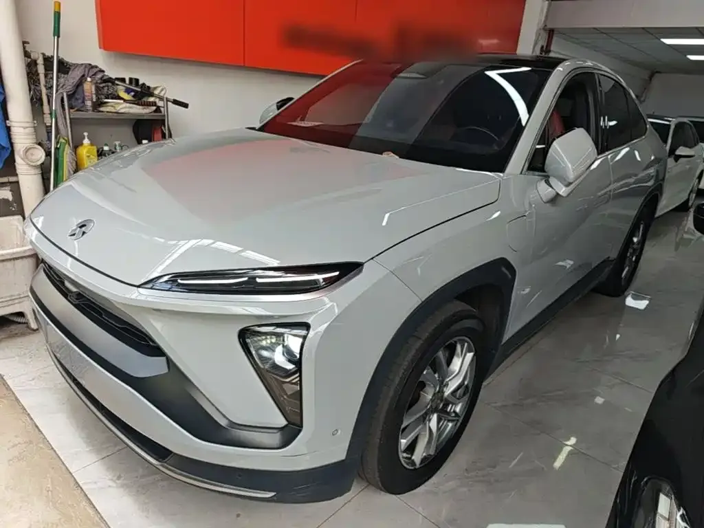 NIO EC6 — фото 10