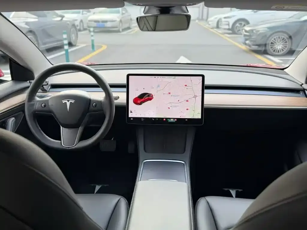 Tesla Model 3 — фото 3