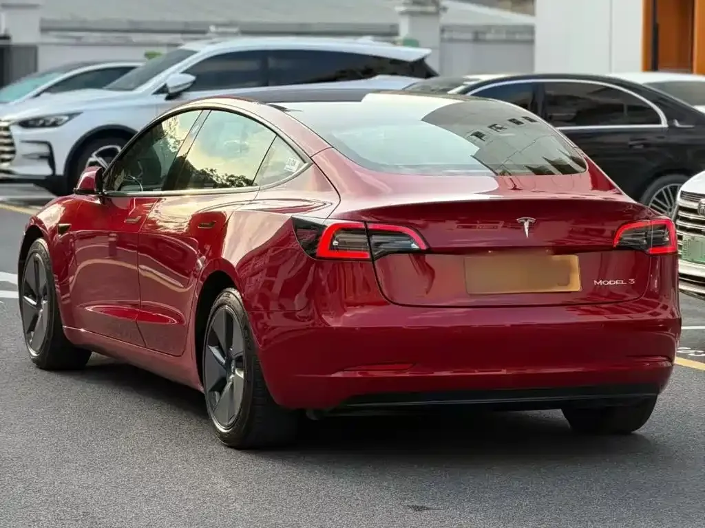 Tesla Model 3 — фото 5