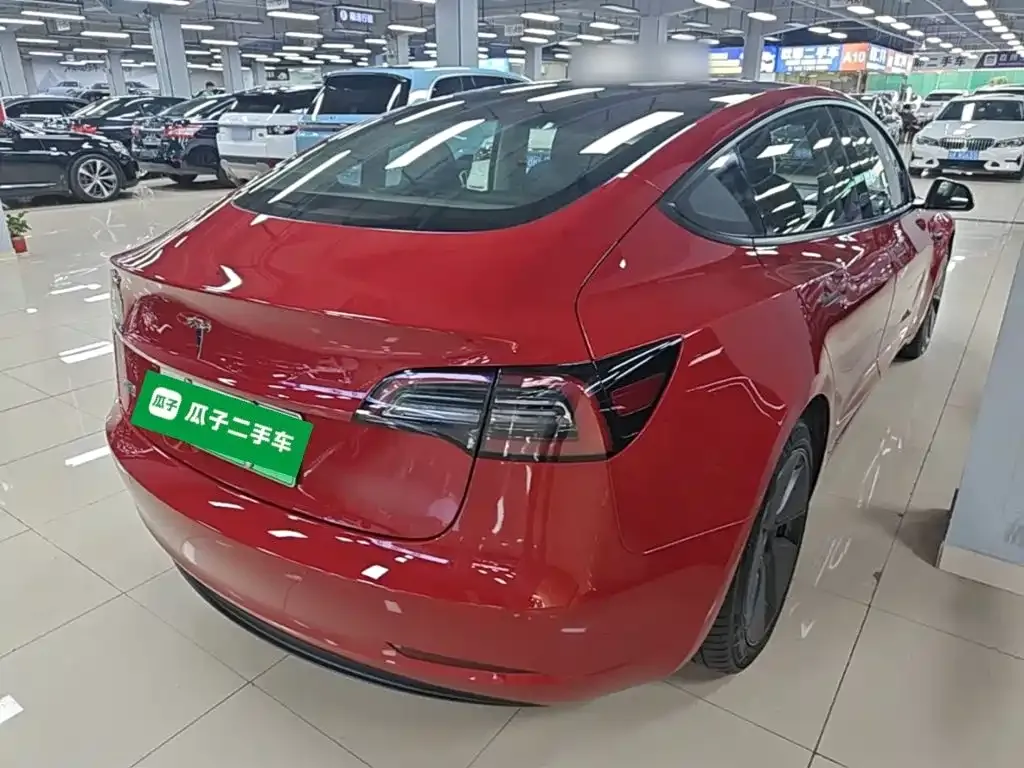 Tesla Model 3 — фото 6