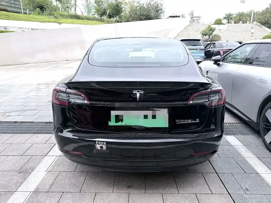Tesla Model 3 — фото 5