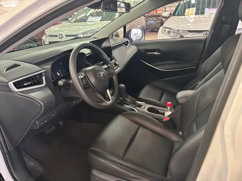 Toyota Corolla — фото 10
