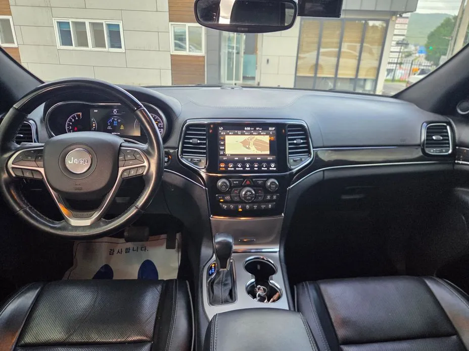 Jeep Cherokee — фото 7