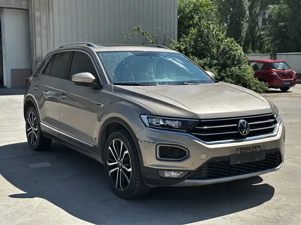 Volkswagen T-Roc — фото 6