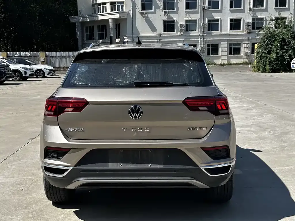 Volkswagen T-Roc — фото 5