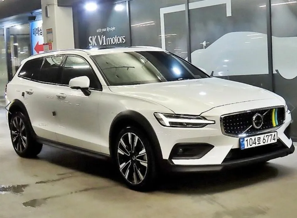 Volvo V60 — фото 1
