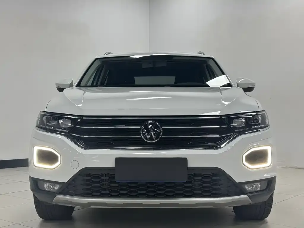 Volkswagen T-Roc — фото 10