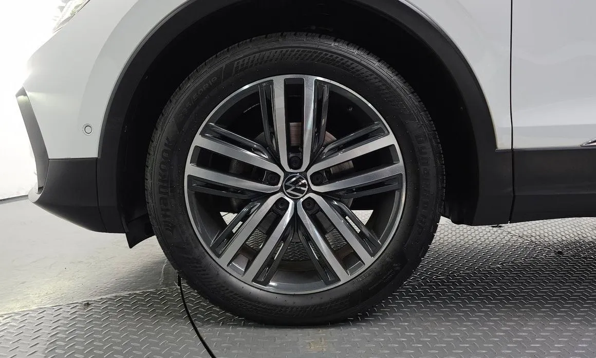 Volkswagen Tiguan — фото 10