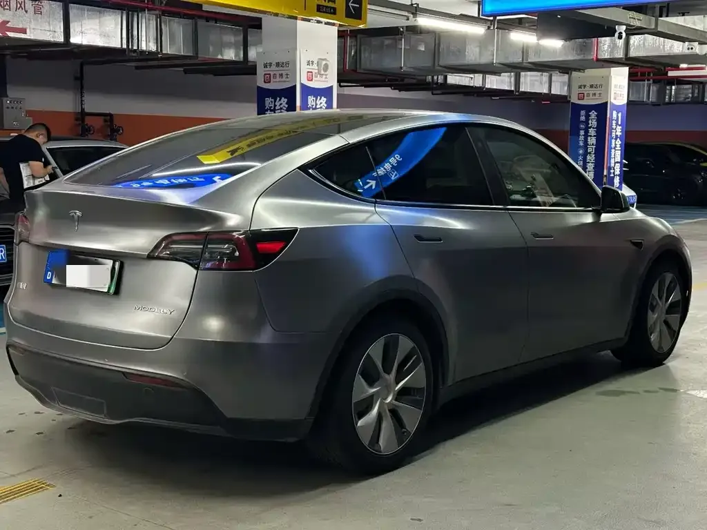 Tesla Model Y — фото 7