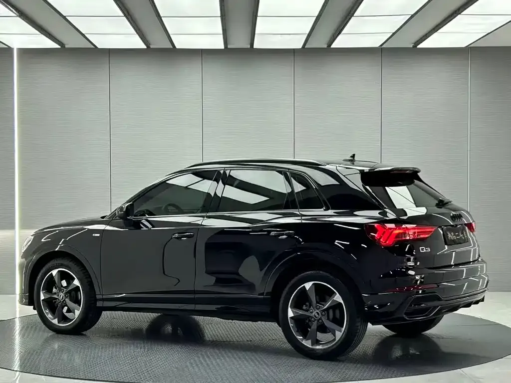 Audi Q3 — фото 8