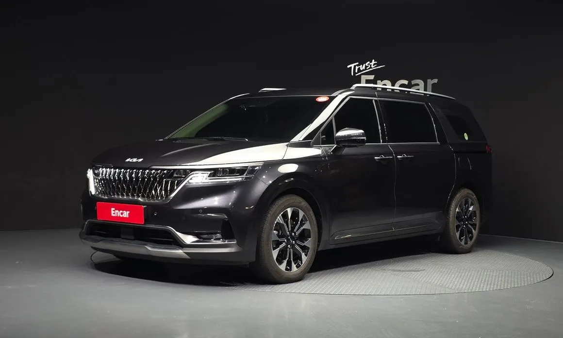 Kia Carnival — фото 1