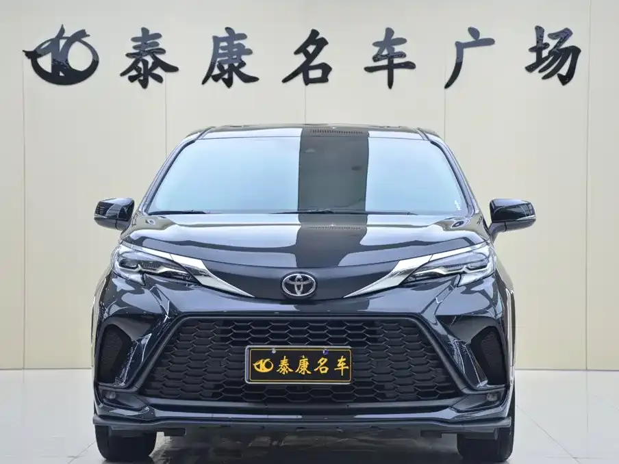 Toyota Granvia — фото 2