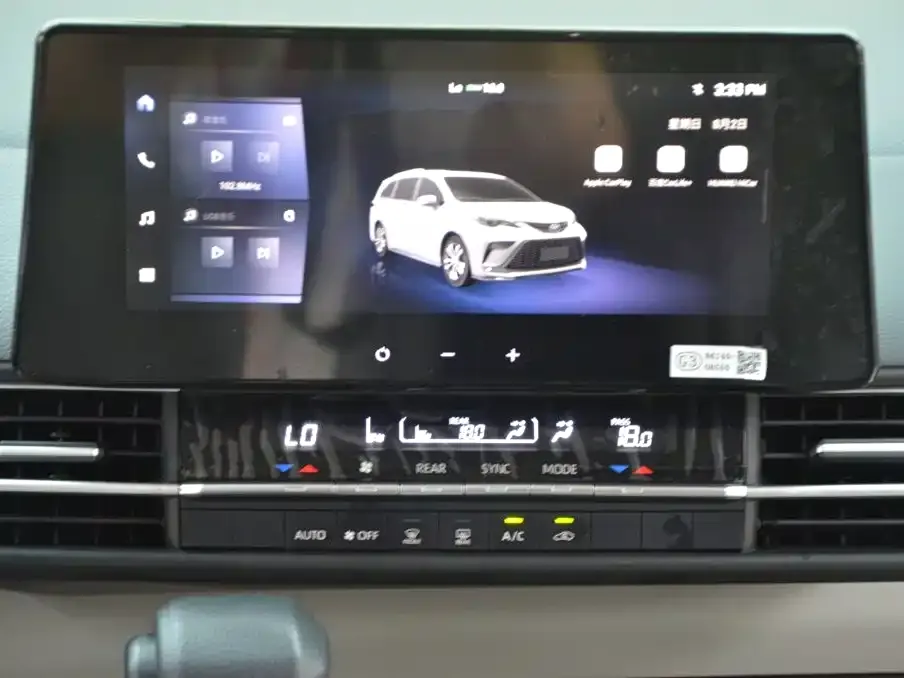 Toyota Granvia — фото 8