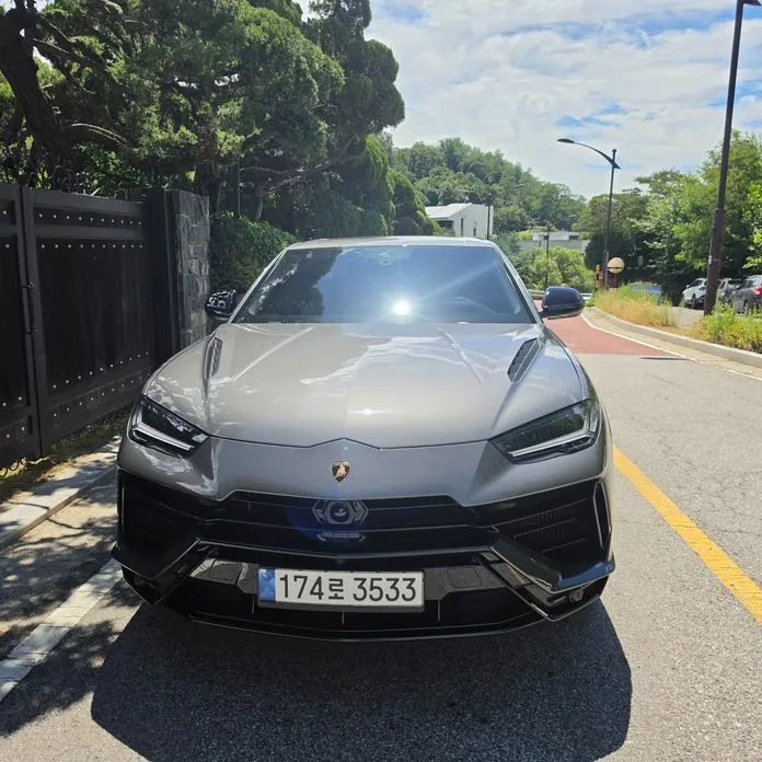 Lamborghini Urus — фото 1