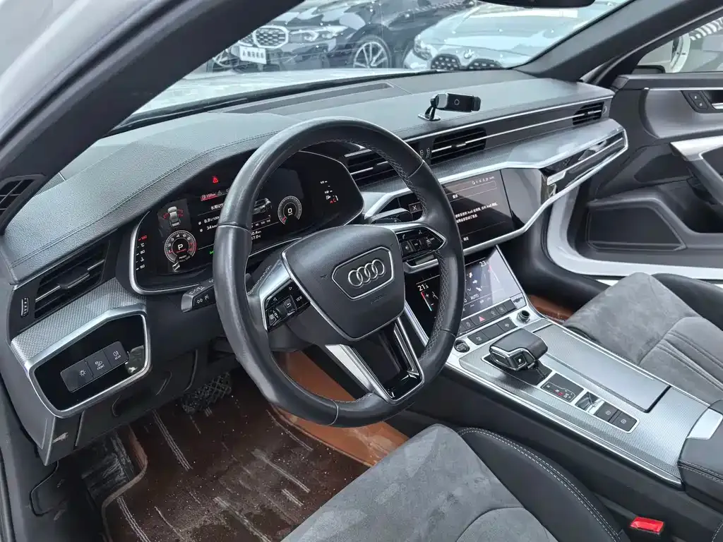 Audi A6L — фото 9