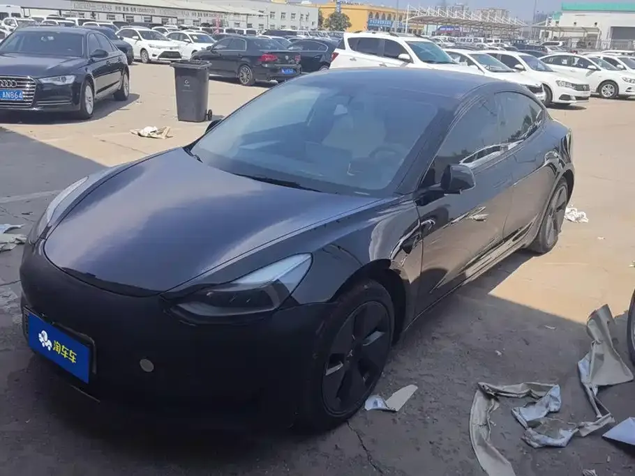 Tesla Model 3 — фото 1