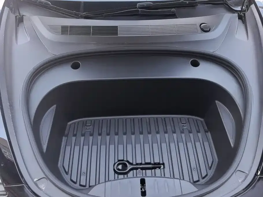 Tesla Model 3 — фото 10
