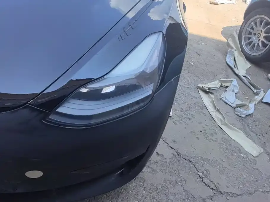 Tesla Model 3 — фото 3
