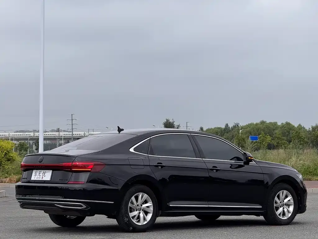 Volkswagen Passat — фото 2