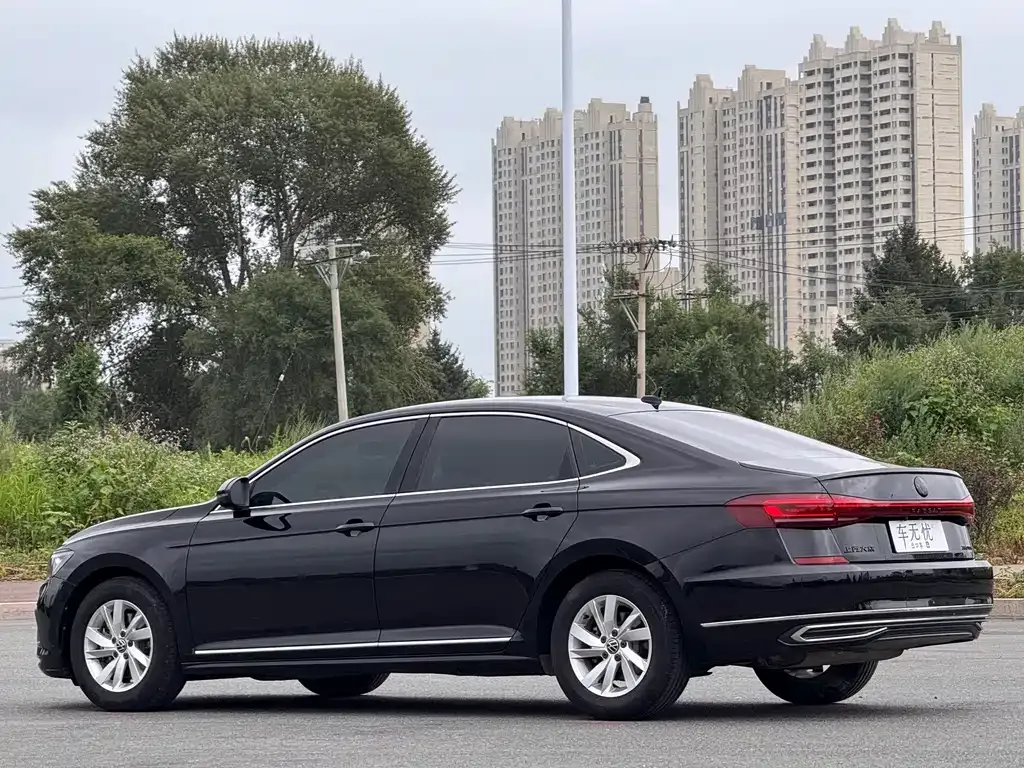 Volkswagen Passat — фото 9