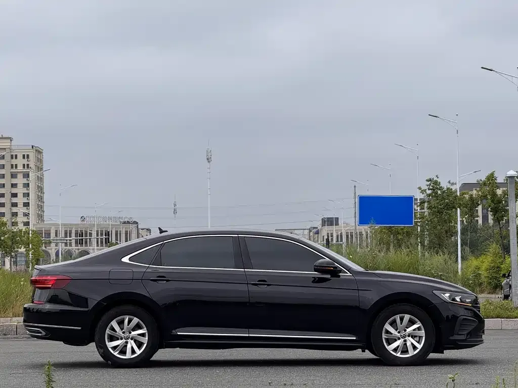 Volkswagen Passat — фото 7