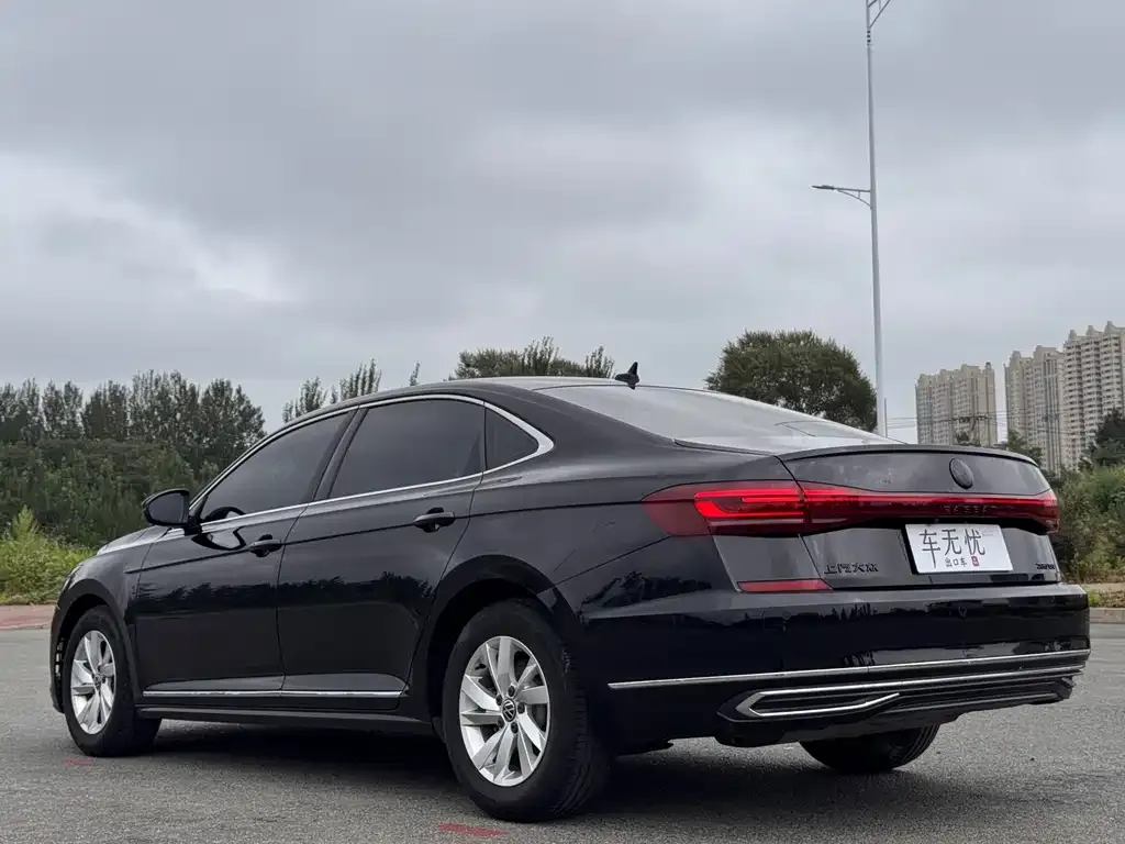 Volkswagen Passat — фото 5