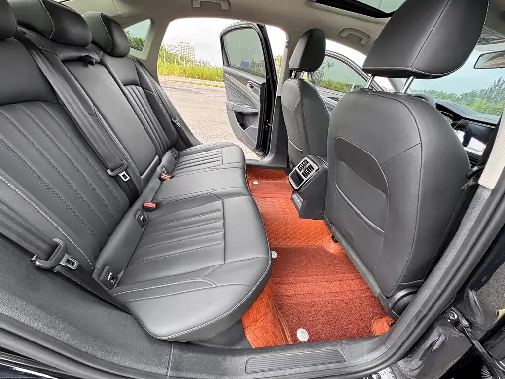 Volkswagen Passat — фото 3