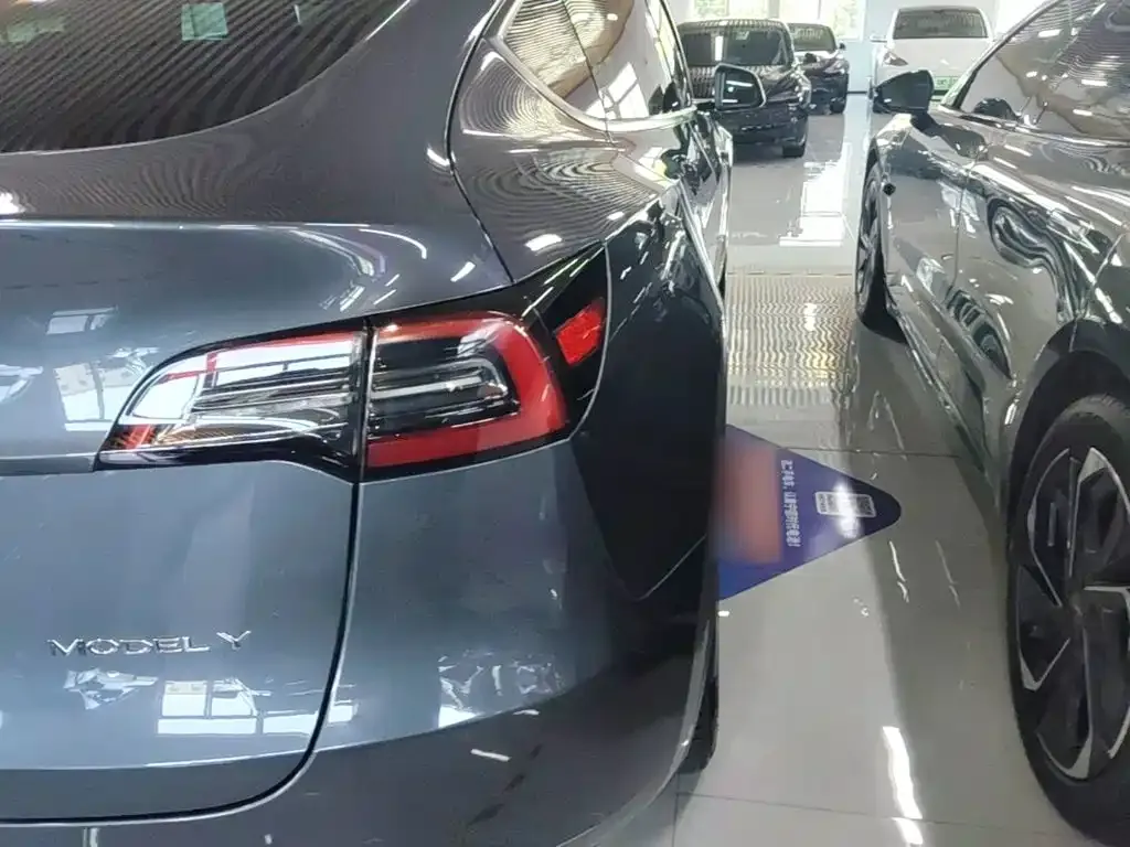 Tesla Model Y — фото 4