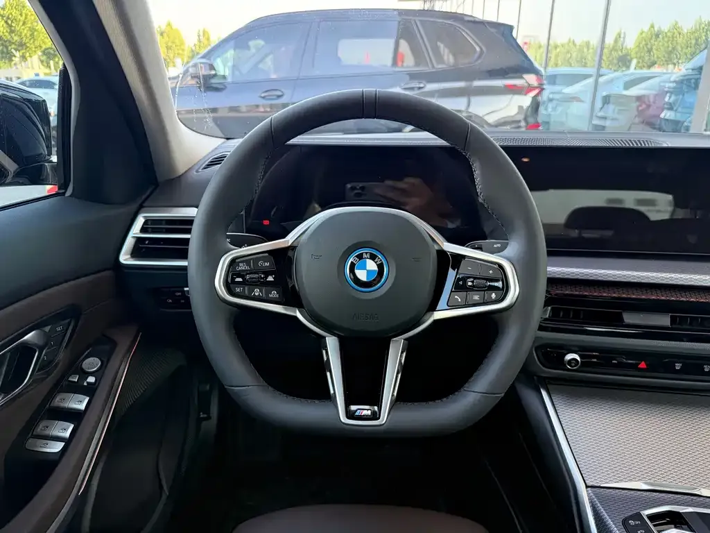 BMW i3 — фото 5