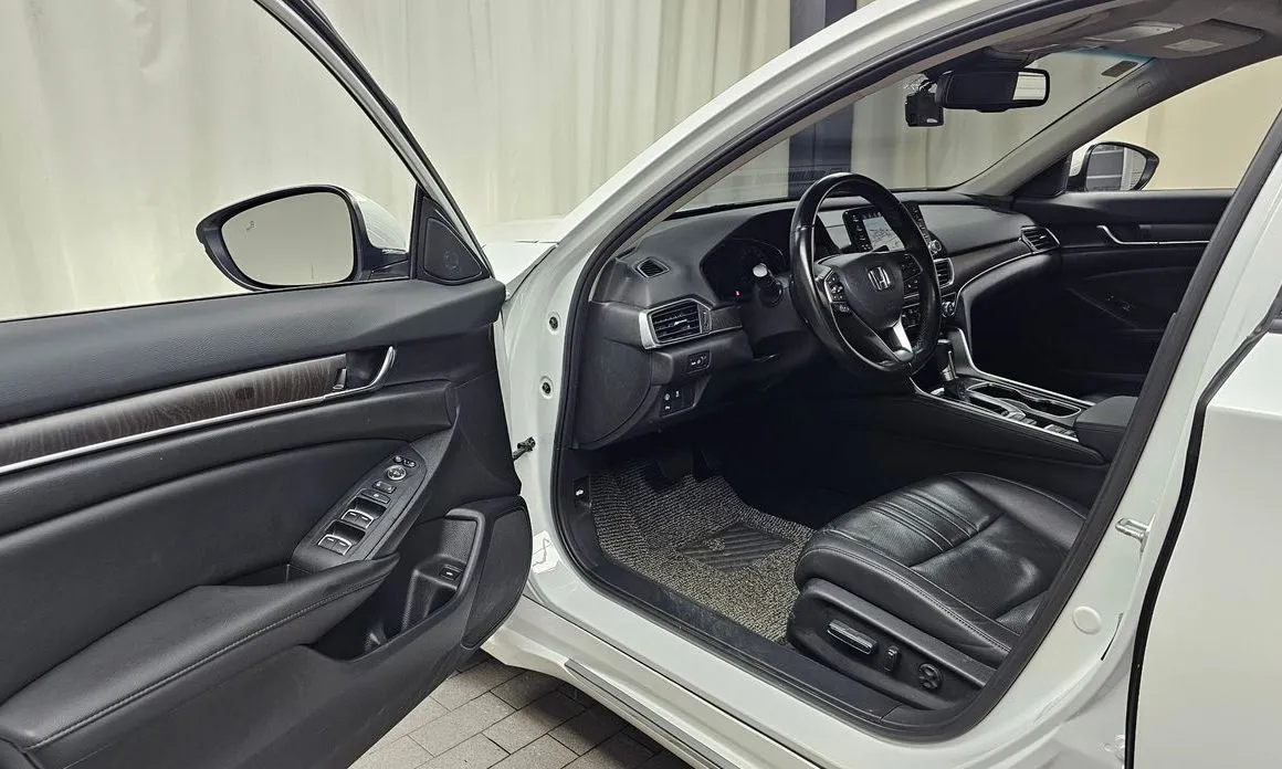 Honda Accord — фото 6